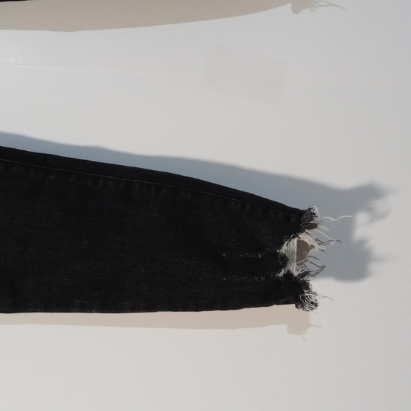 Judy Blue Jeans - Picture 3 of 12